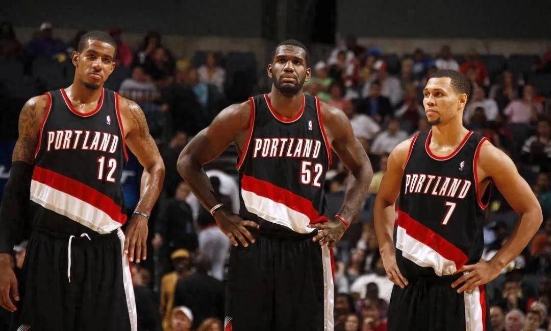 波特兰开拓者发布备战花絮；国际比赛日遗憾出局；荷甲任务艰巨；球探报告显示潜力 