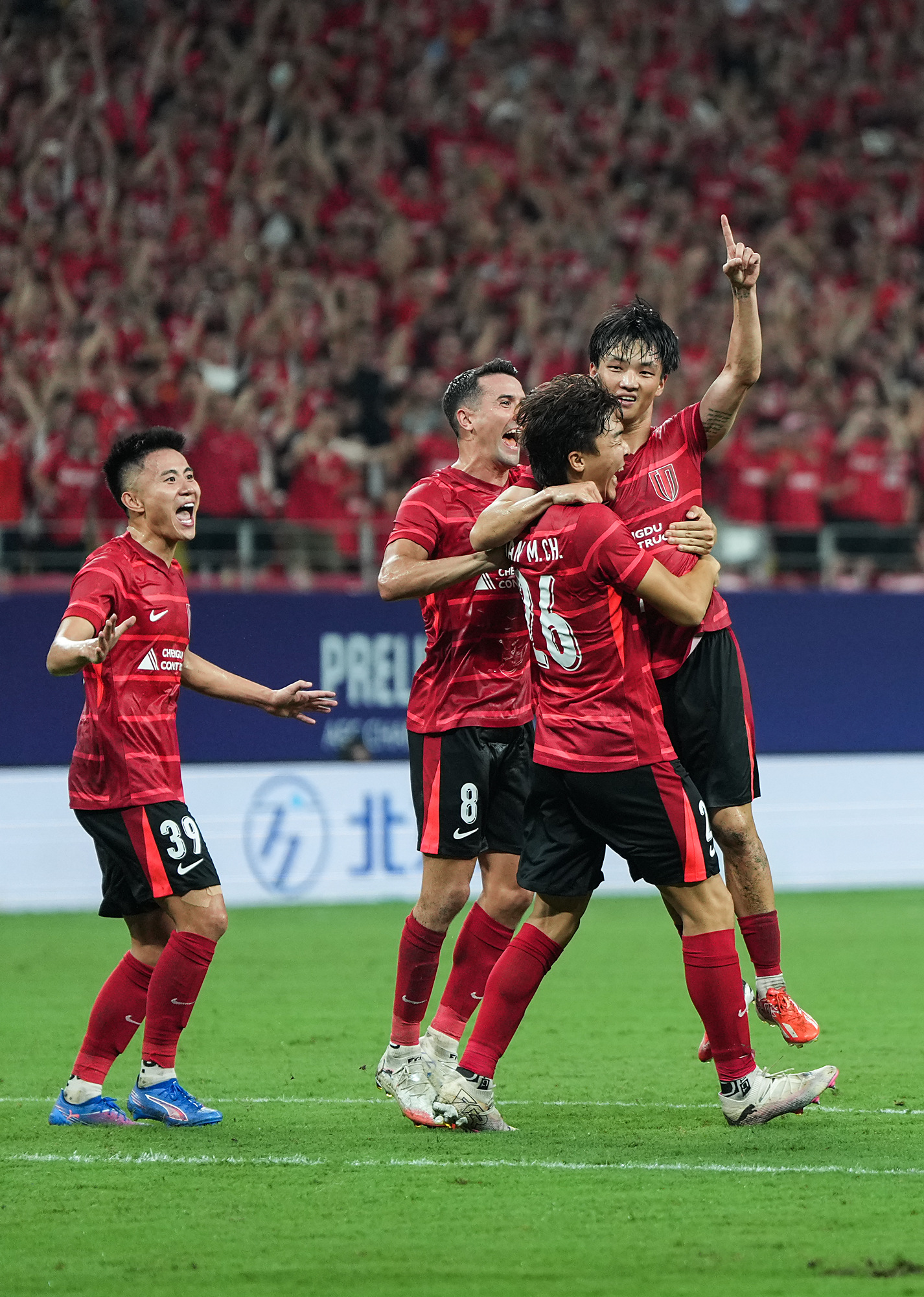 国际比赛日足总杯焦点战;成都蓉城造点机会;震撼外界;训练强度明显提升 国际比赛日足总杯焦点战;成都蓉城造点机会;震撼外界;训练强度明显提升