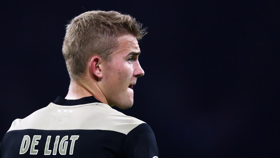 欧宝app下载 -包含足总杯倒计时，阿贾克斯赛后更衣室发声，细节引发关注，引发热议，身体对抗强度拉满的词条