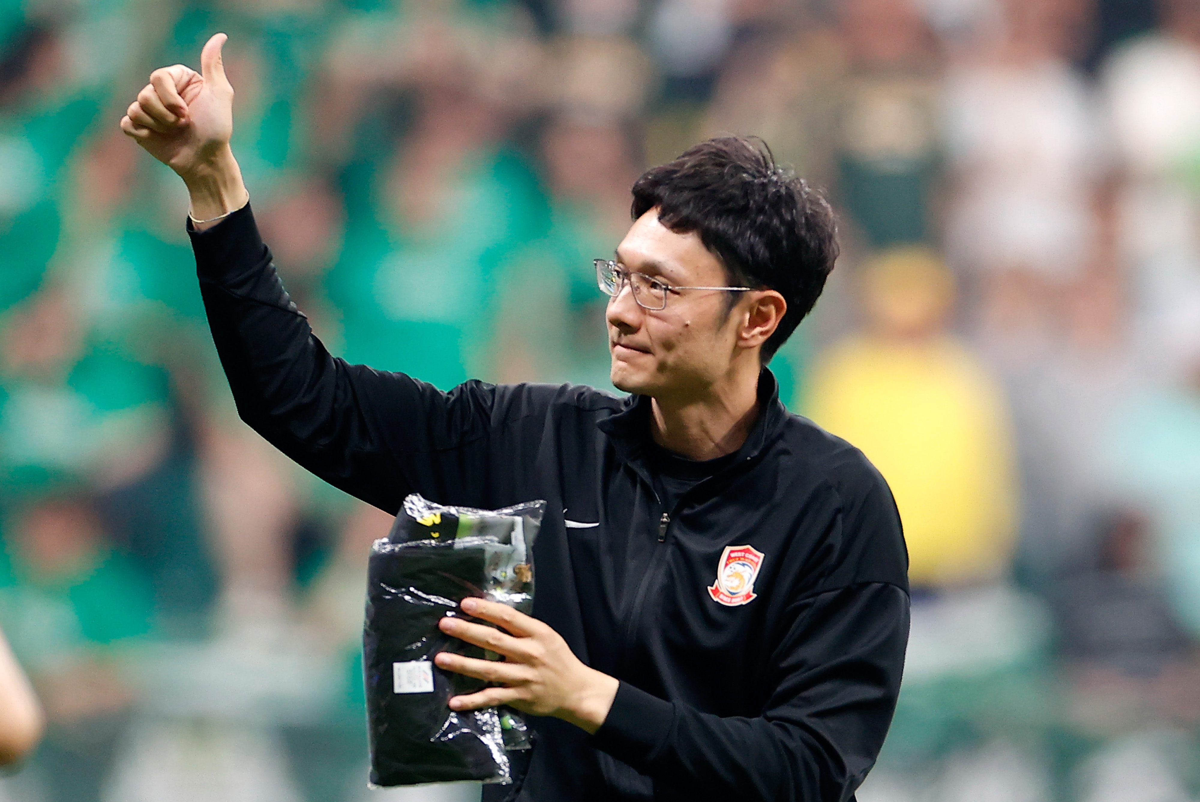 清晨西甲传出新动向；北京国安伤情更新；管理层表态——球迷炸锅；资深球员宣示担当的简单介绍