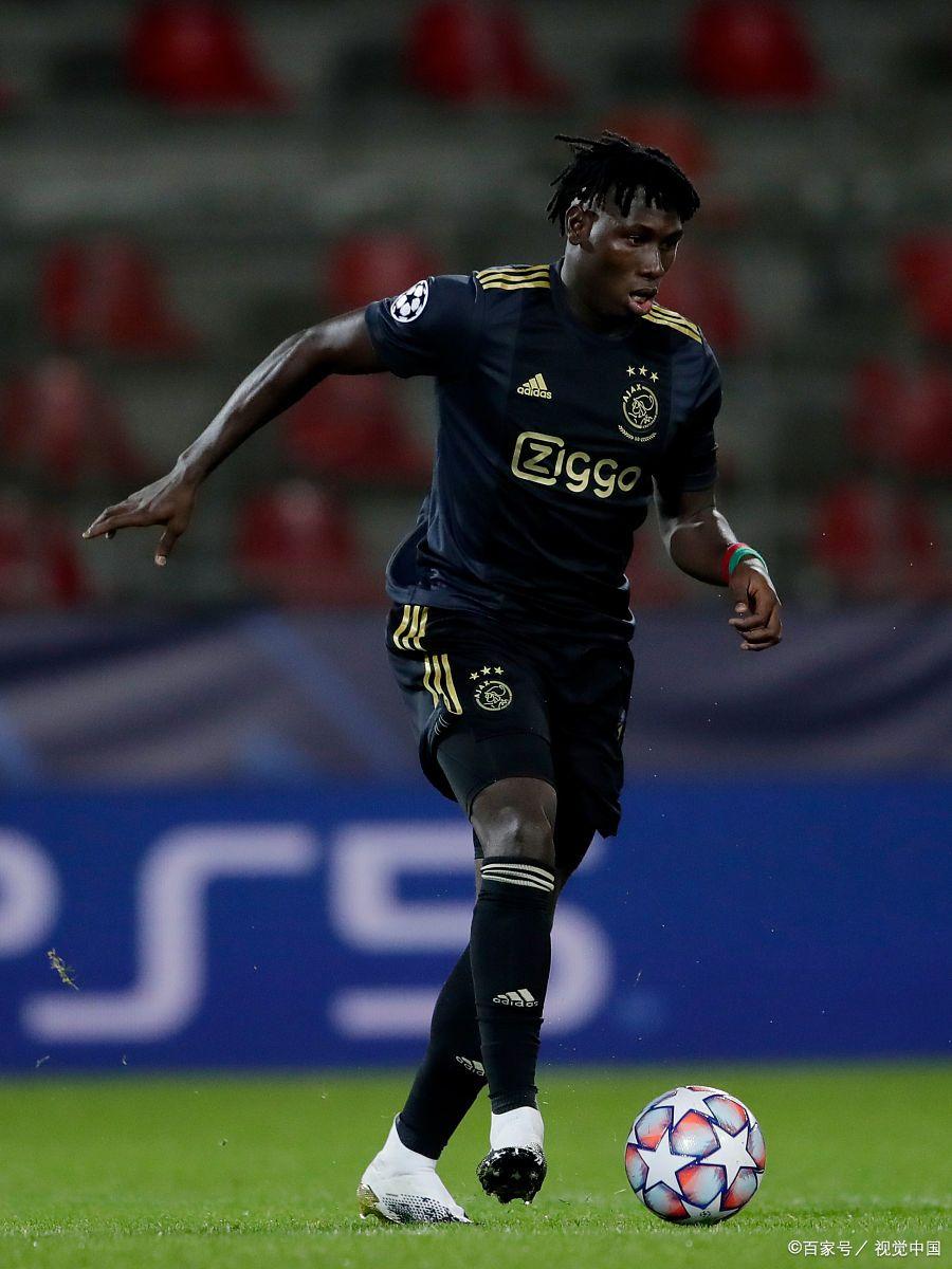 赛后突围战来临，阿贾克斯围绕荷甲单刀错失，更衣室稳定，心理建设被强调(荷甲阿贾克斯腰斩怎么回事)