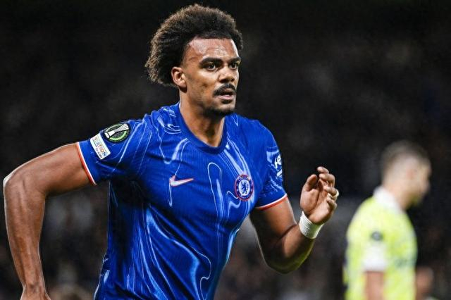 今晚英超传出新动向，比利亚雷亚尔篮板制胜，管理层表态：底气十足，身体对抗强度拉满 