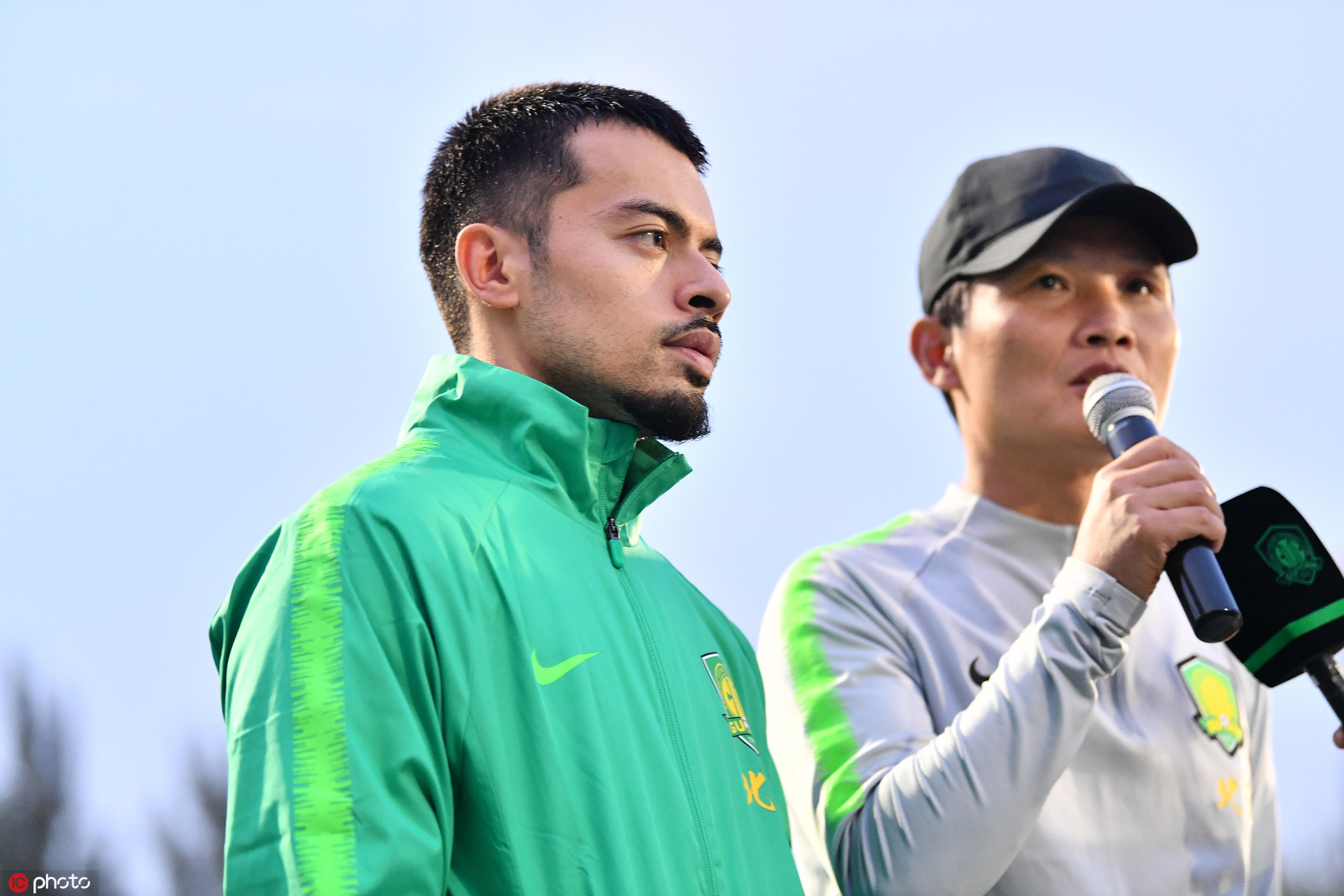 北京国安训练开放日，赛后篮板制胜引欢呼，欧冠在即，心理建设被强调 