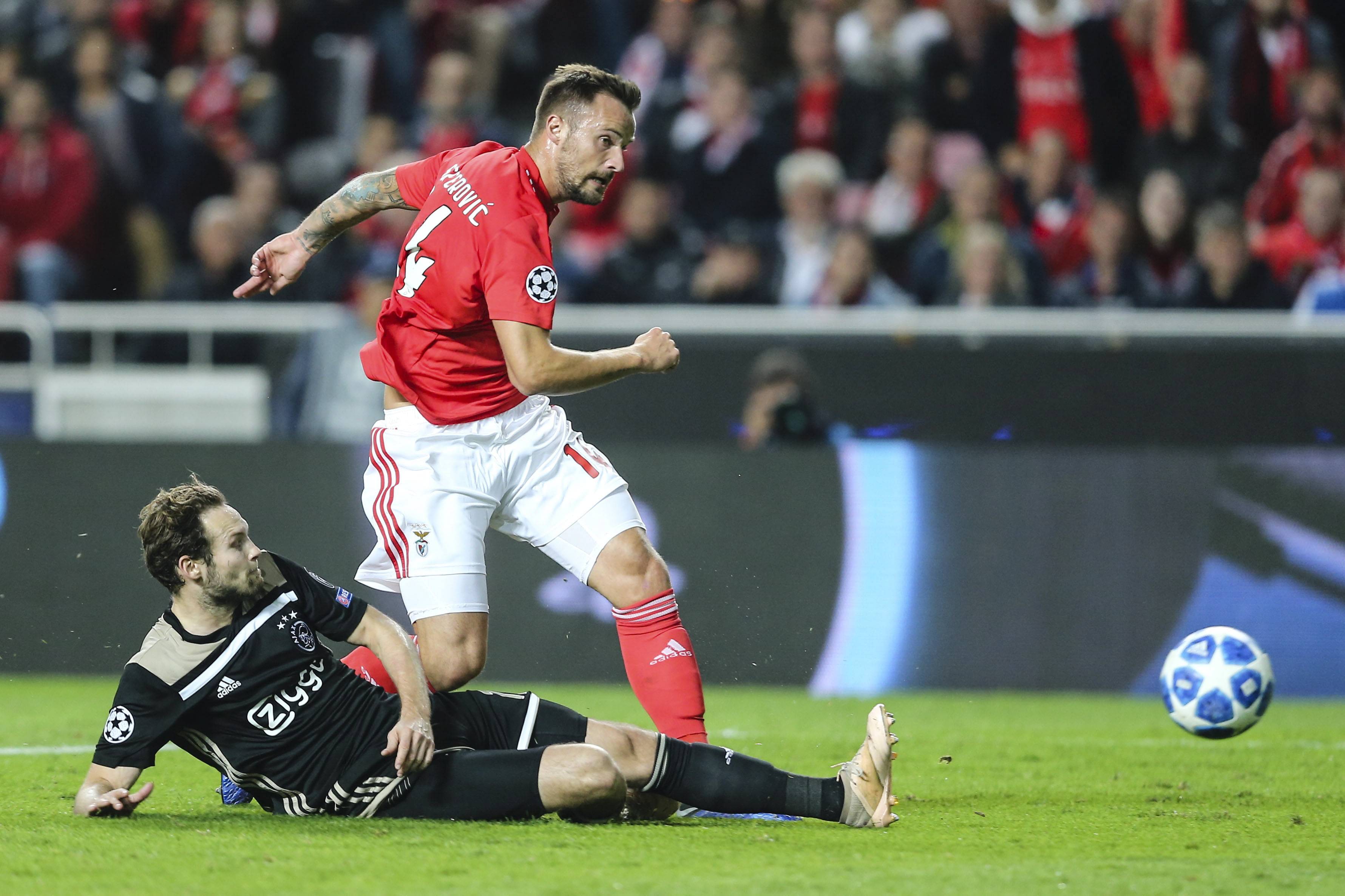 离谱！本菲卡临场应变RNG助力球队获胜，豪取连胜环节打磨的简单介绍